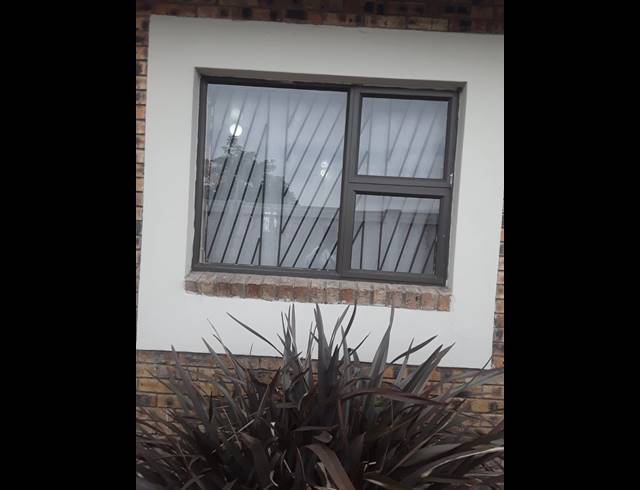 3 BEDROOM APARTMENT FOR SALE IN AMAJUBA PARK
